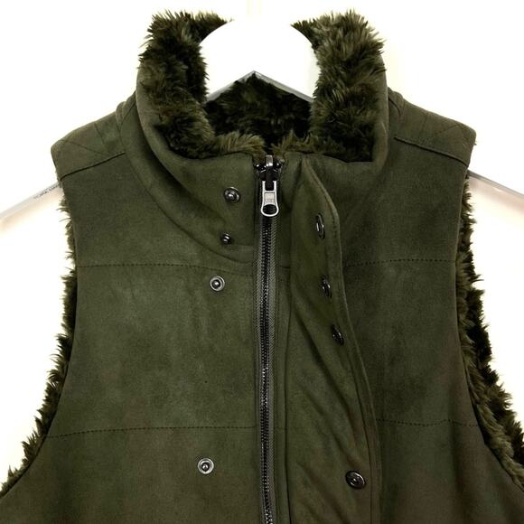 Tuckernuck Emilia Vest in Poblano Green - Picture 5 of 9